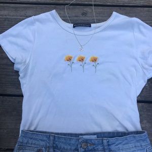 🌸Brandy Melville White Poppy Top 🌸